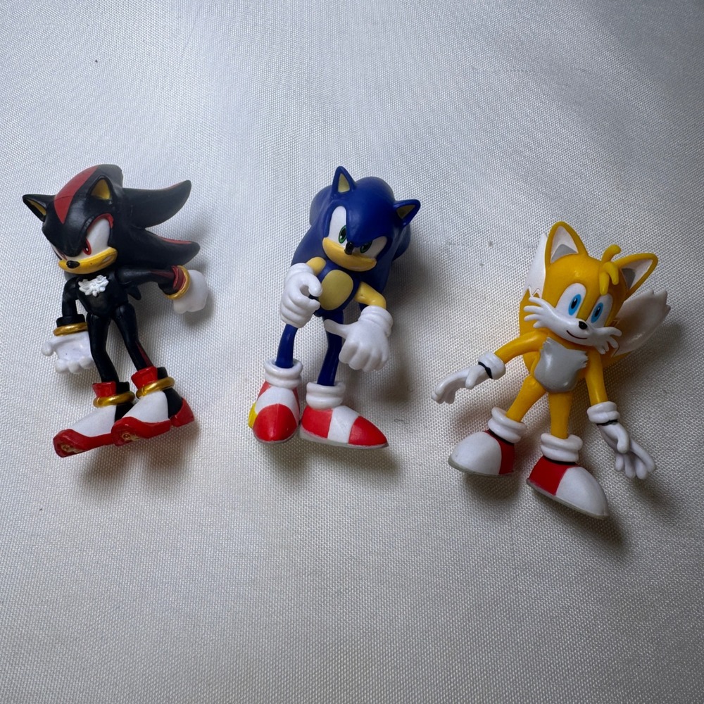 Sonic the Hedgehog Jakks Pacific 2.5 Inch Action Figure Lot Sonic Shadow Tails